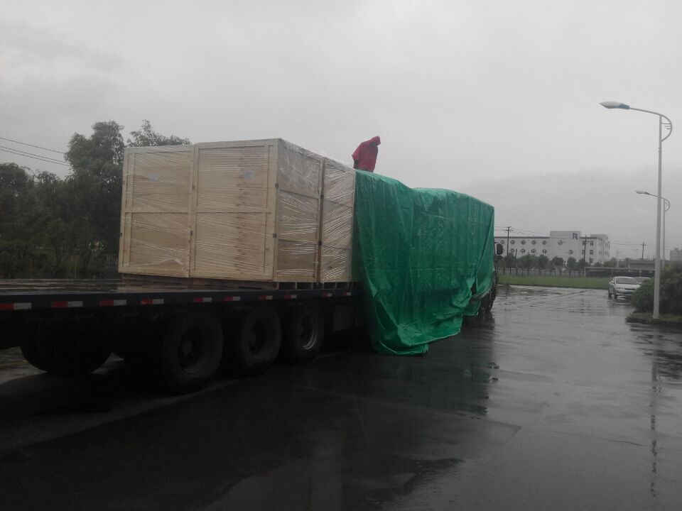 2017年6月北京創(chuàng)聯(lián)匯通電氣-雨中發(fā)貨現(xiàn)場，一直以顧客服務(wù)為較好